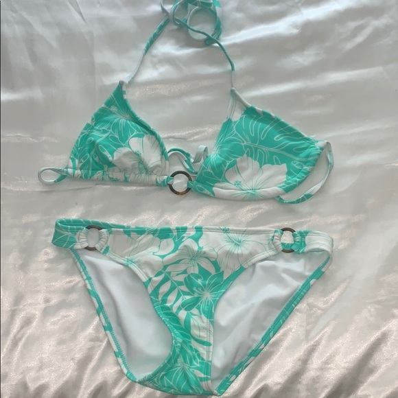 bikini - Picture 1 of 3